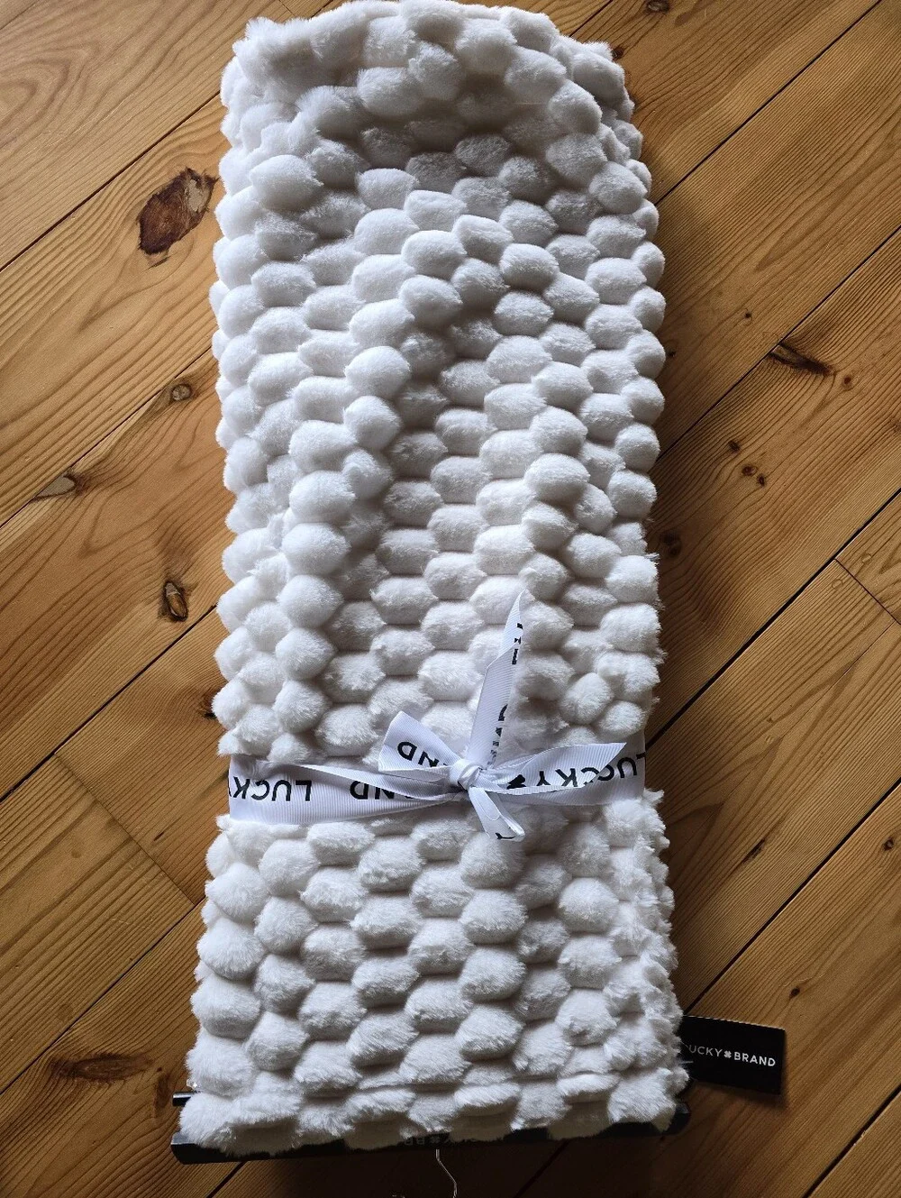 Lucky Brand White Plush Honeycomb Bath Throw